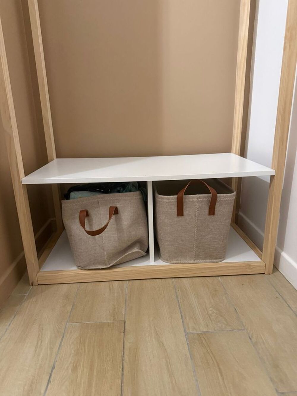 Vestiaire, Portant, penderie en bois pour enfant
Mobilier enfants