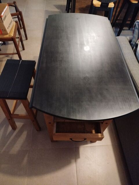 table ronde + 4 tabourets 80 Combourg (35)