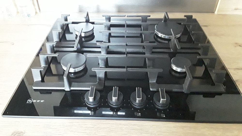 Plaque de cuisson NEFF T26CS49S0 Electroménager