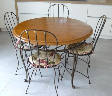 : belle table plateau bois, piètement en fer forgé 300 Saint-Georges-de-Didonne (17)