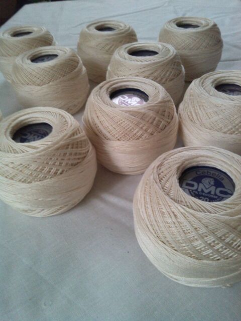 Pelotes de coton DMC  C�b�lia  N�20 / �CRU 28 Saint-Mand� (94)