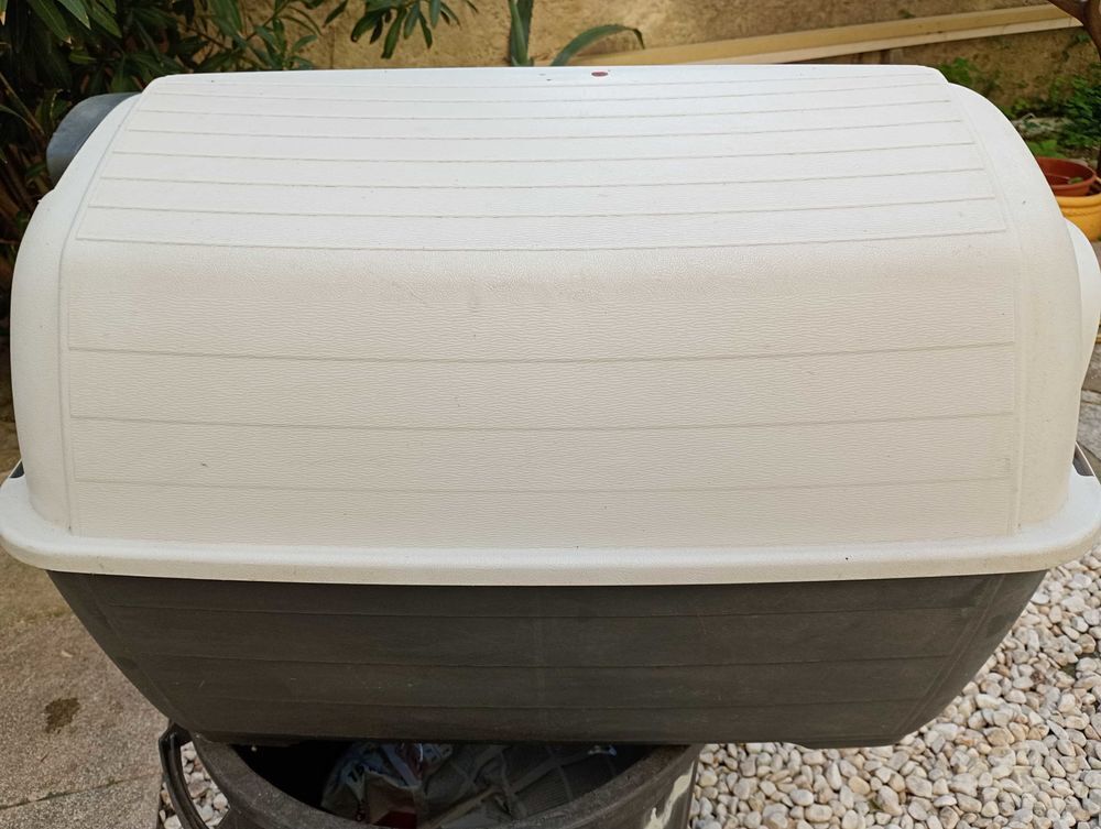 niche &agrave; chien ferblast Jardin