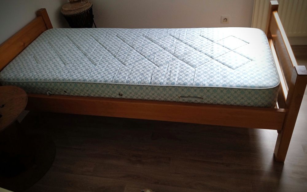 Lit pin massif Meubles