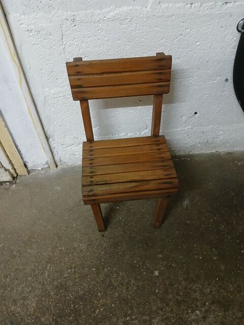 Petite chaise en bois 20 Brunoy (91)