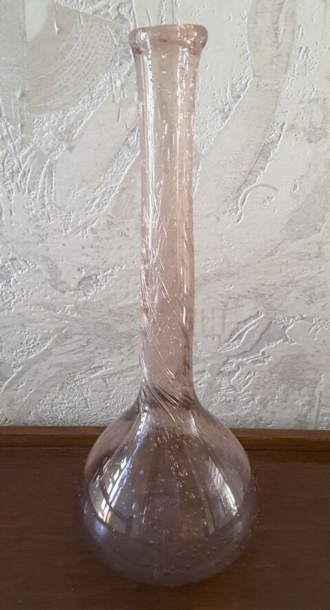 Soliflore en verre souffl� rose sign� BIOT 30 Limoges (87)