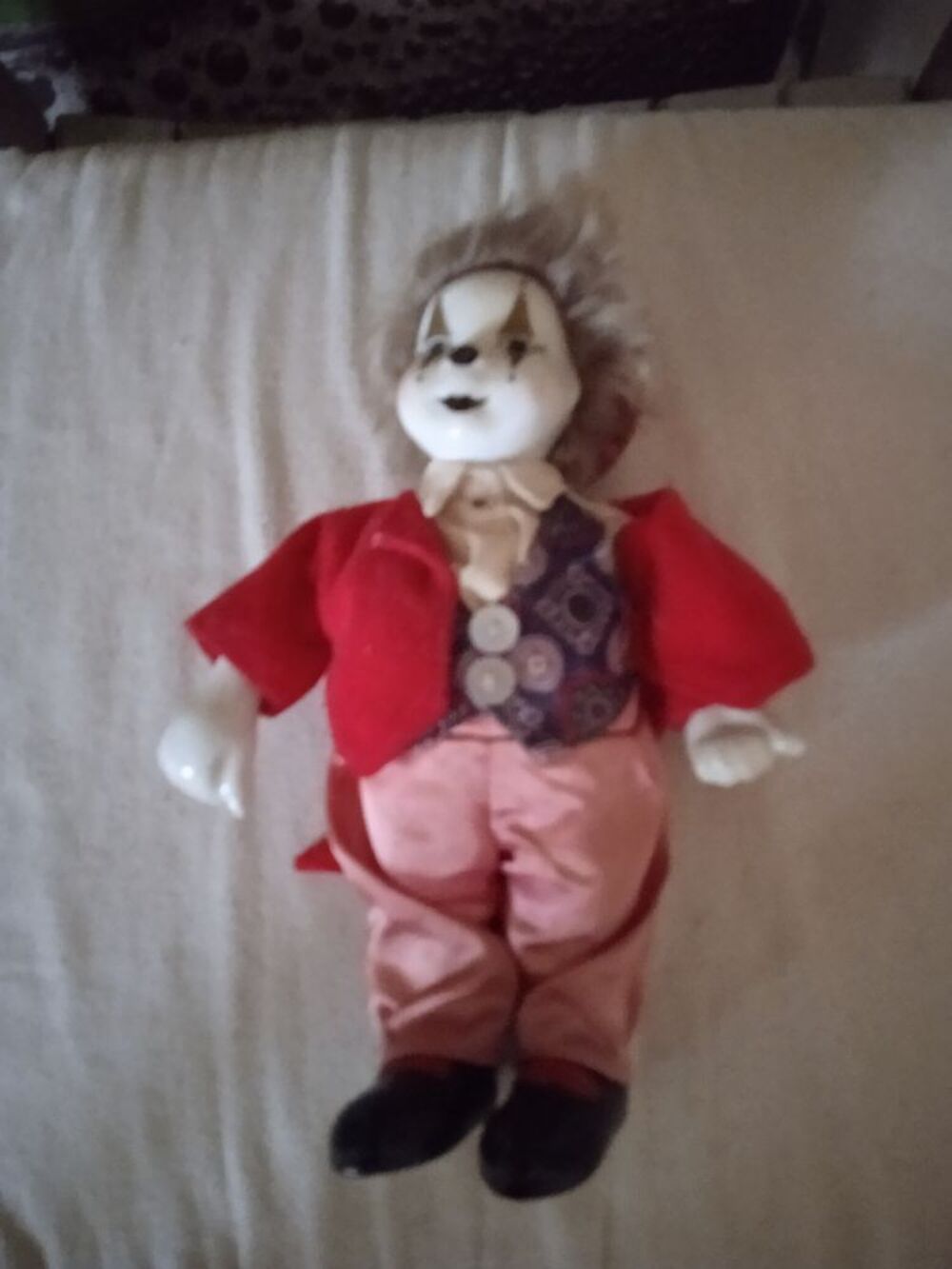 Clown en c&eacute;ramique t&egrave;te bras et corps mobiles Jeux / jouets
