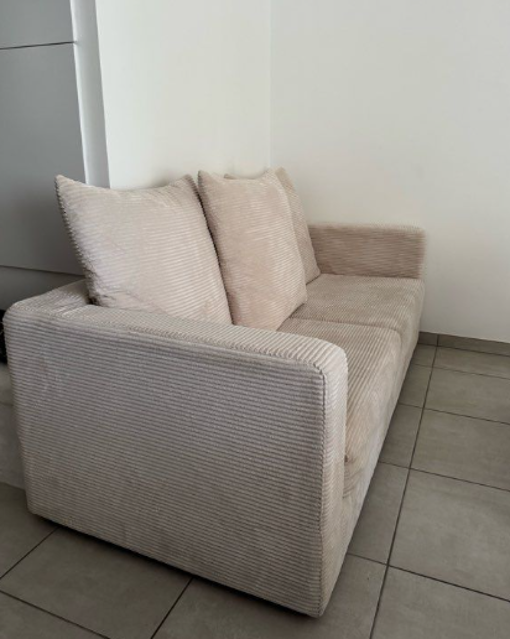 Canap&eacute; beige 3 places convertible - NEUF Meubles