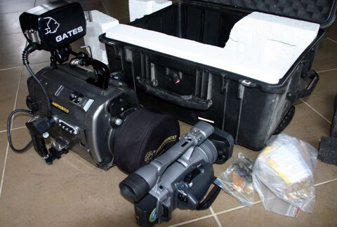 Ensemble Cam�ra SONY FX7 + caisson AMPHIBICO + 2 phares MANG 1500 Tours (37)