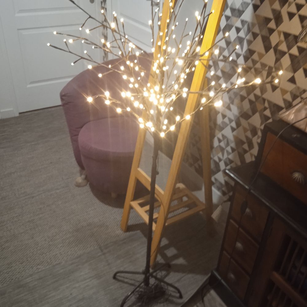 Arbre lumineux lampes led sur pied branchement sur secteur Décoration