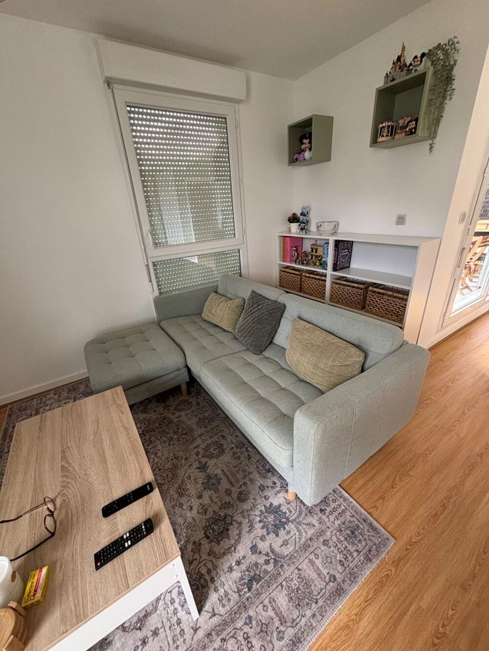 CANAPE 3 places et pouf Meubles