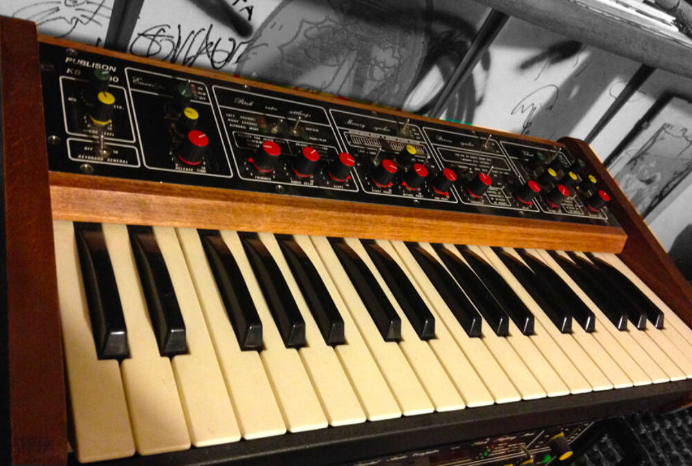 Recherche Publison DHM 89 B2 + Publison KB 2000 Instruments de musique
