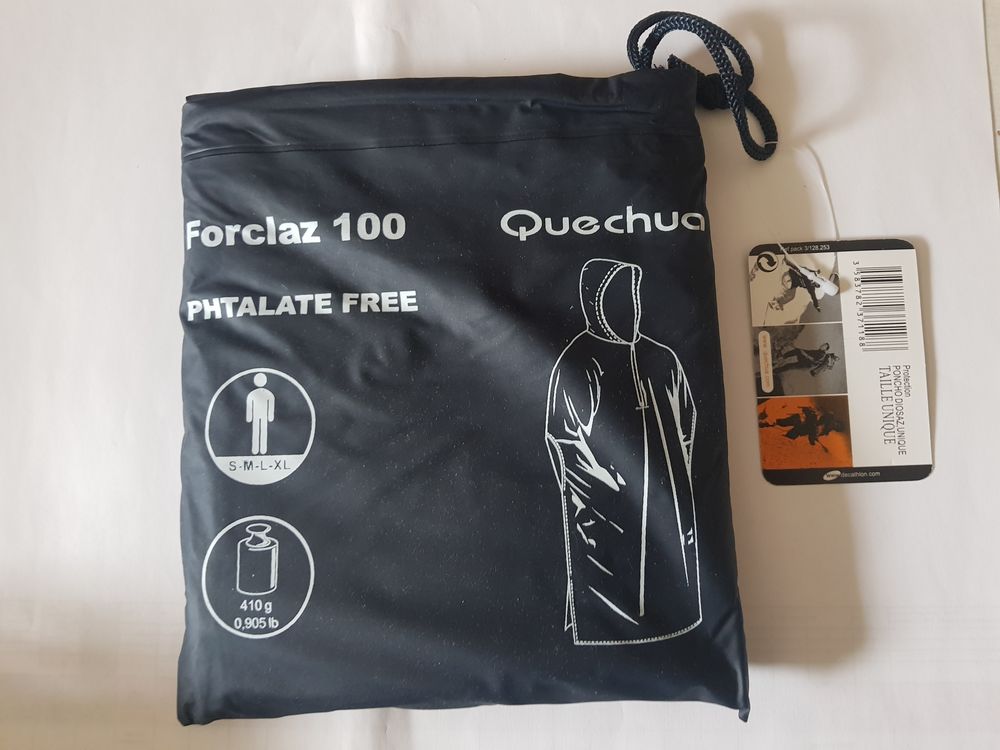 PONCHO / CAPE AVEC CAPUCHE POUR PLUIE _ NEUF_ TAILLE UNIQUE Vêtements