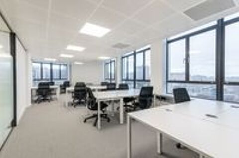   Trouvez un bureau à Spaces, Sophia-Antipolis  pour 4 personnes avec prise en charge complète 
