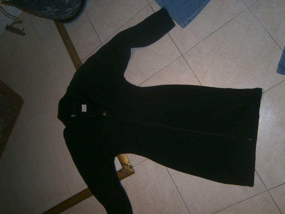 robe hiver tissus tr&egrave;s &eacute;pais pr&egrave;s du corps Vêtements