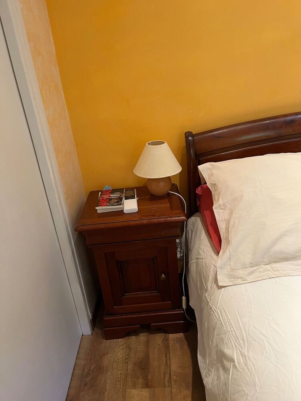 Chambre compl&egrave;te en merisier Meubles
