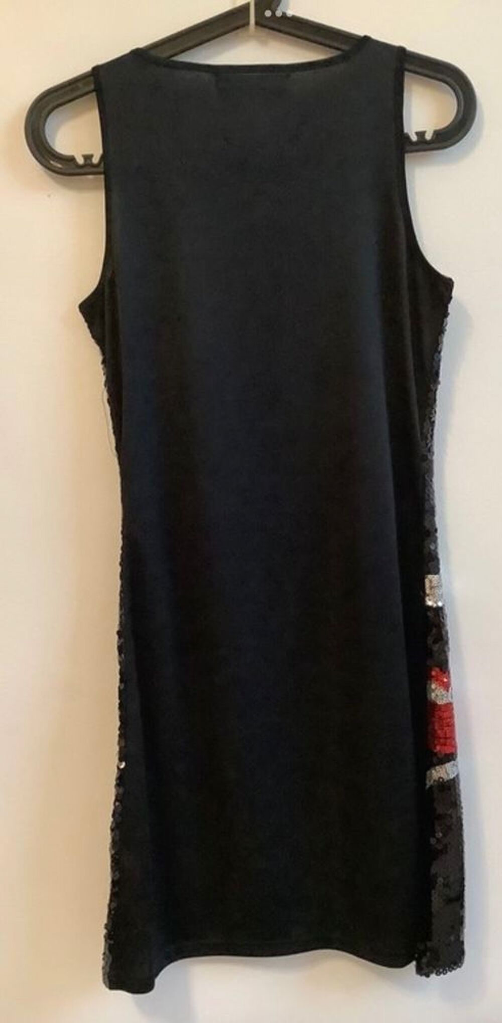 Robe noire &agrave; sequins / Taille S Vêtements