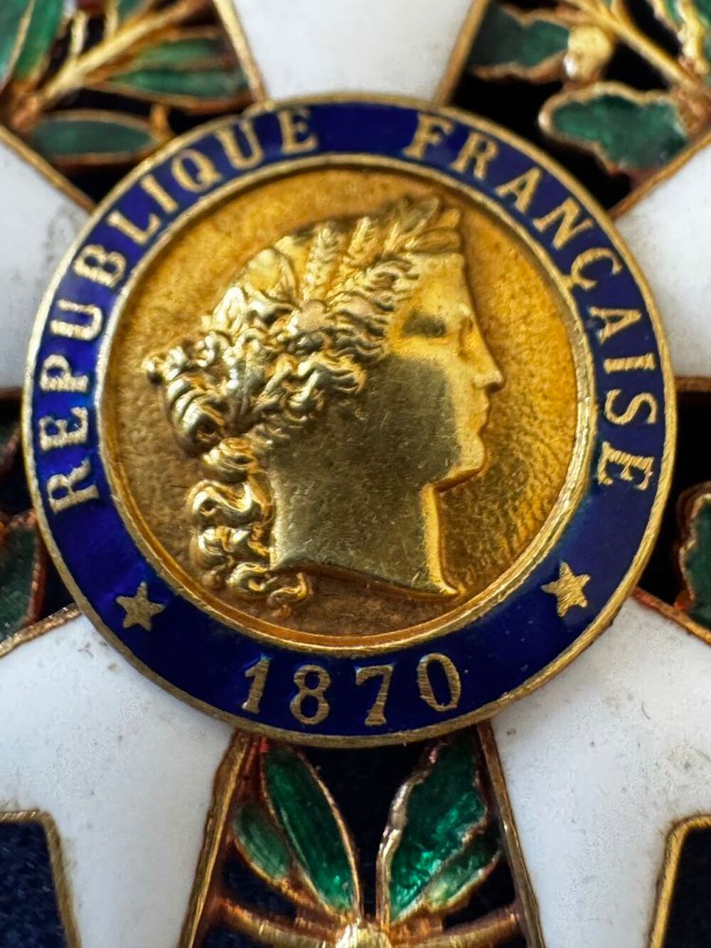 M&eacute;daille l&eacute;gion d'honneur 3 eme r&eacute;publique en OR 18k poin&ccedil;on t&ecirc;te d'aigle 