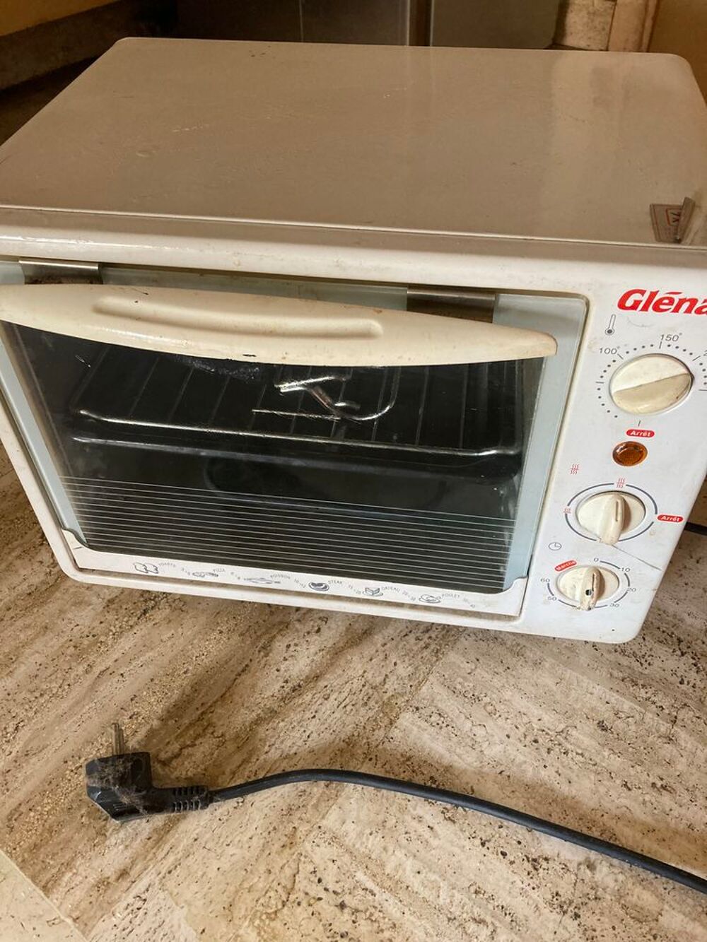 four electrique en bon &eacute;tat de marche Electroménager
