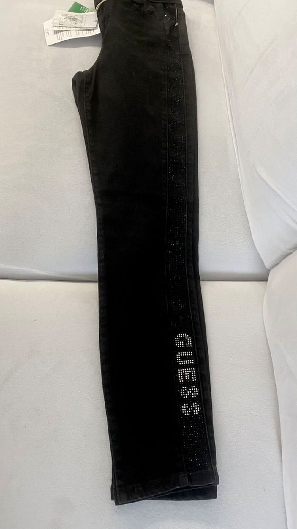 Jean GUESS noir neuf avec &eacute;tiquettes ? Bande de strass Vêtements