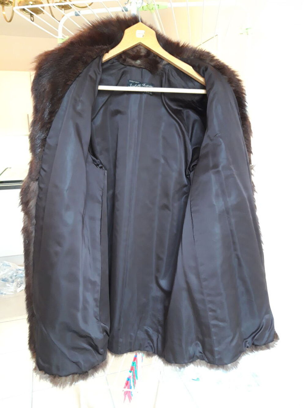 Manteau 3/4 de Fourrure V&eacute;ritable en Skungs Vtements