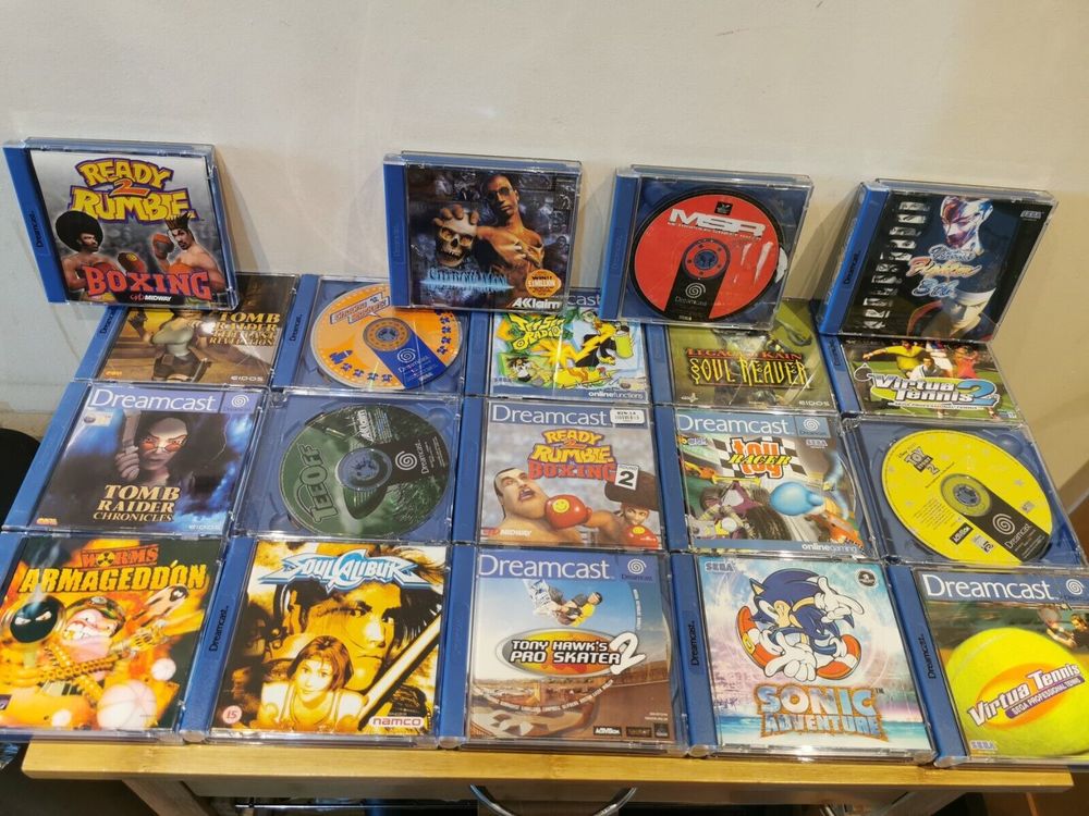 Console de jeu r&eacute;tro Sega Dreamcast et manettes X2 dans leur Consoles et jeux vidos