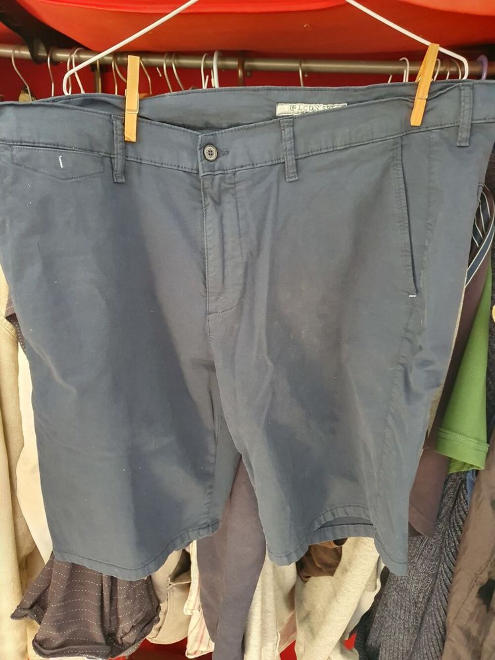 pantacourt homme marqu&eacute; taille 48 Vêtements