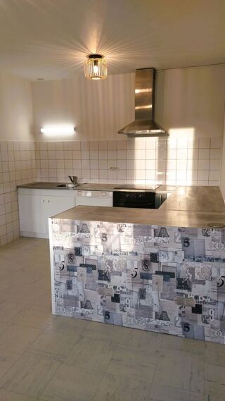  Appartement à louer 3 pièces 76 m²