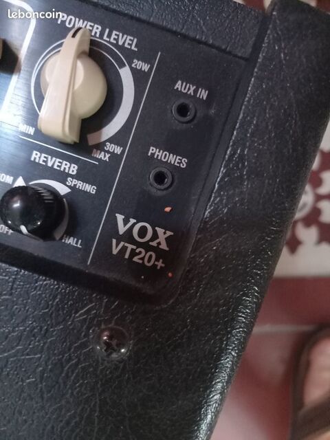 Ampli guitare Vox Valvtronix Nîmes (30)