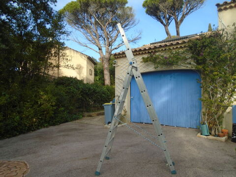 echelle alu marque centaure 
3 pans 190 Frjus (83)