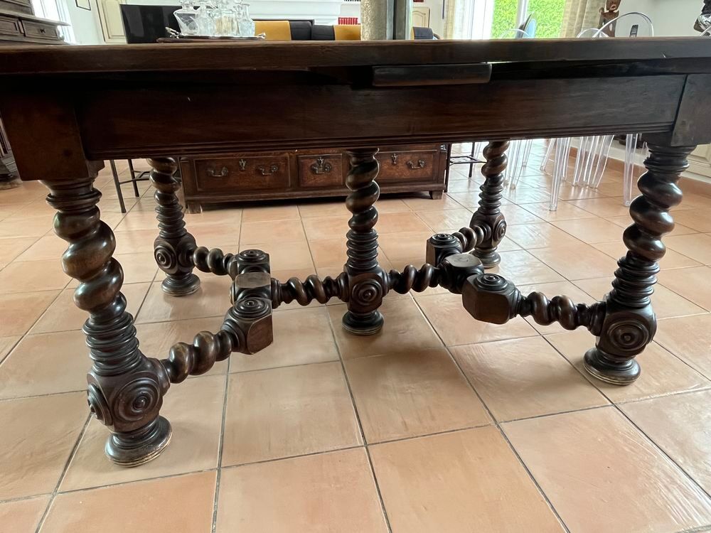 Table ancienne style Louis 13. Meubles