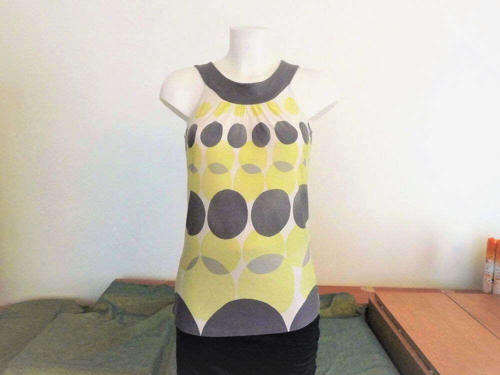 Tunique Blanc avec des Ronds Jaune et Gris Taille 1- Camaieu Vêtements