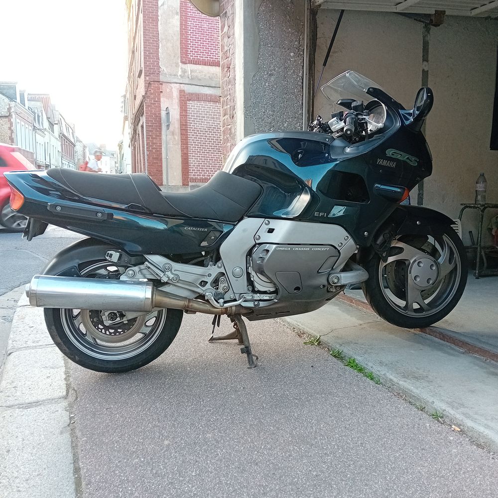 YAMAHA 2003 occasion 76400 F&eacute;camp