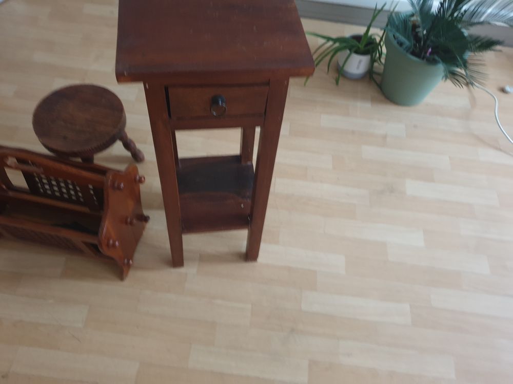 Meuble.en.bois.chevet et rangement parapluie Meubles