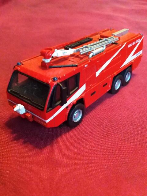 Camion miniature des pompiers Iveco magirus dragon 15 Avermes (03)
