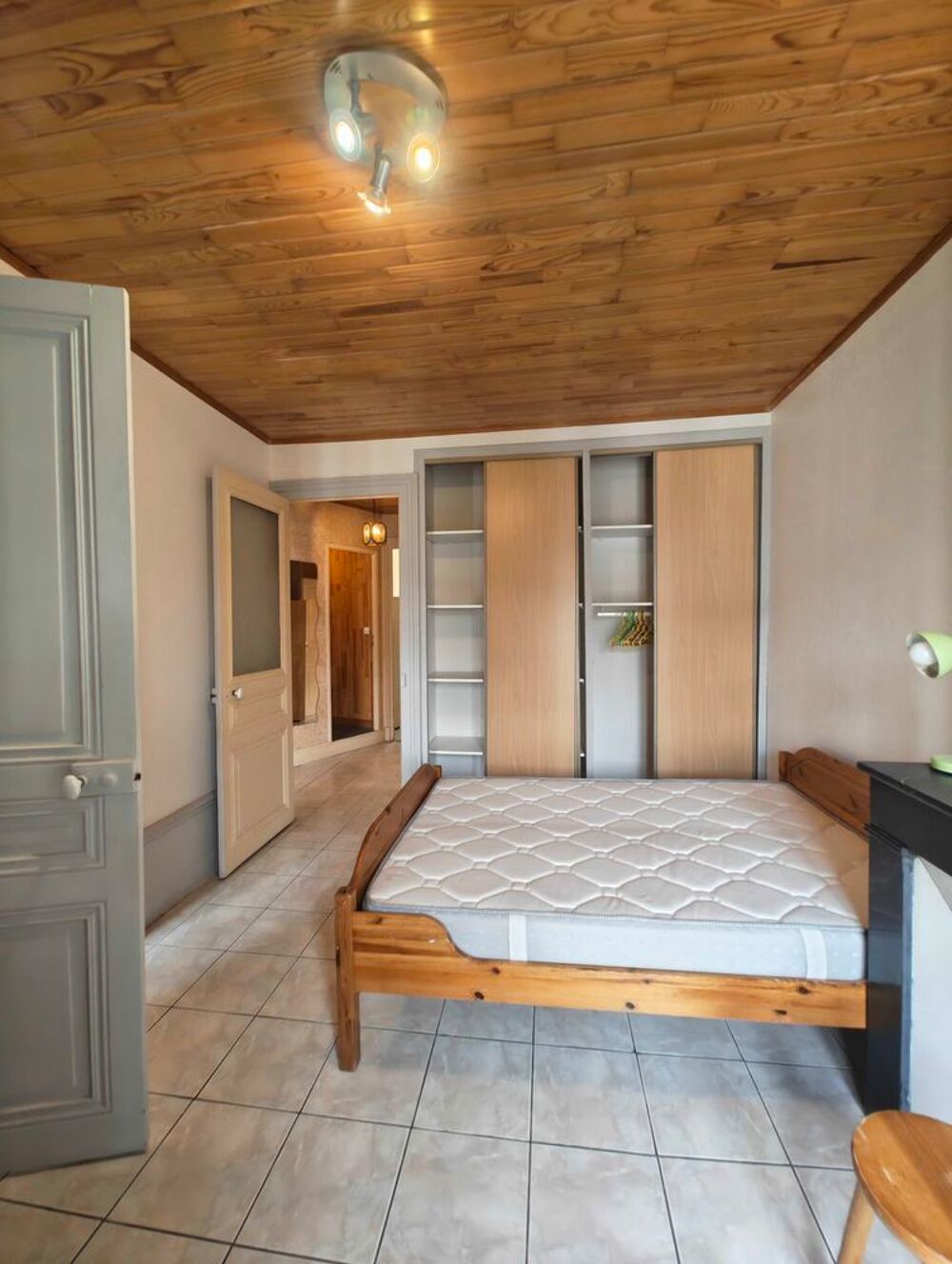 Vente Appartement Appartement 2 pièces lumineux avec balcon - 56 m² - Dernier étage - Fort potentiel - Secteur Chateaucreux Saint-Étienne