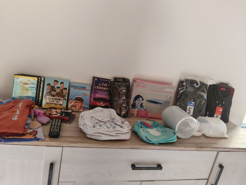 V&ecirc;tements femme S/XL.gars 12,14 ans homme 41/42 fille 4, 5,6 Vêtements
