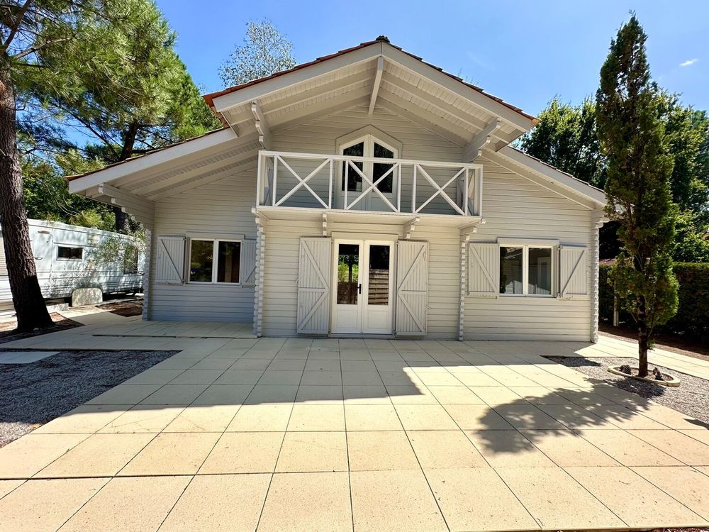 Maison 4 pièces 470 m² · à Hourtin · 470 m² · 350 000 €