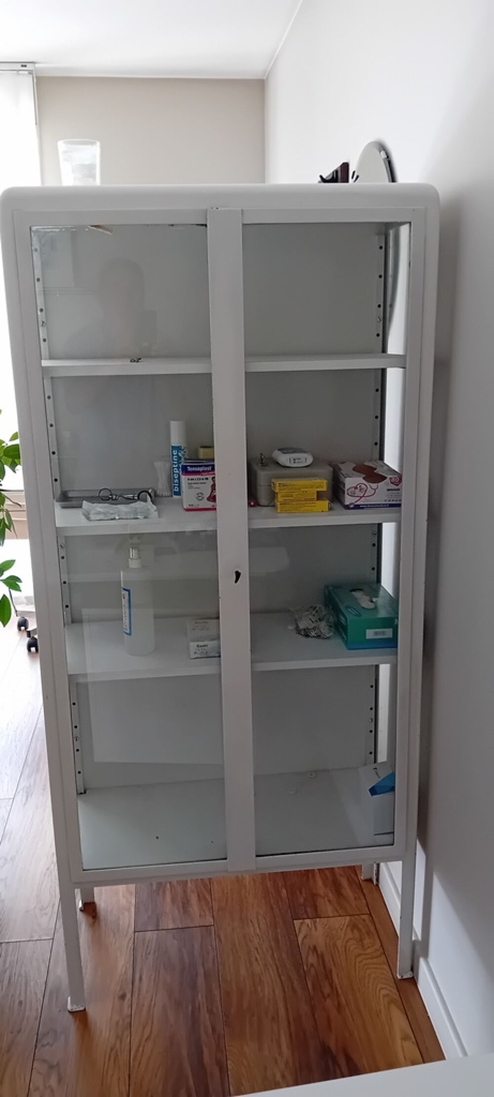 Armoire de Rangement Blanche vintage avec Portes Vitr&eacute;es Meubles