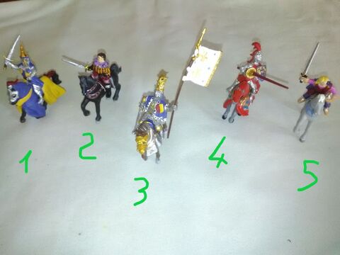 Chevaliers  Plastoy  (5) / la paire
1 Cavaillon (84)