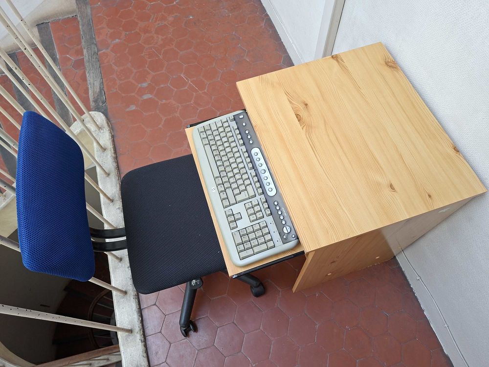 Ensemble bureau et chaisse Meubles