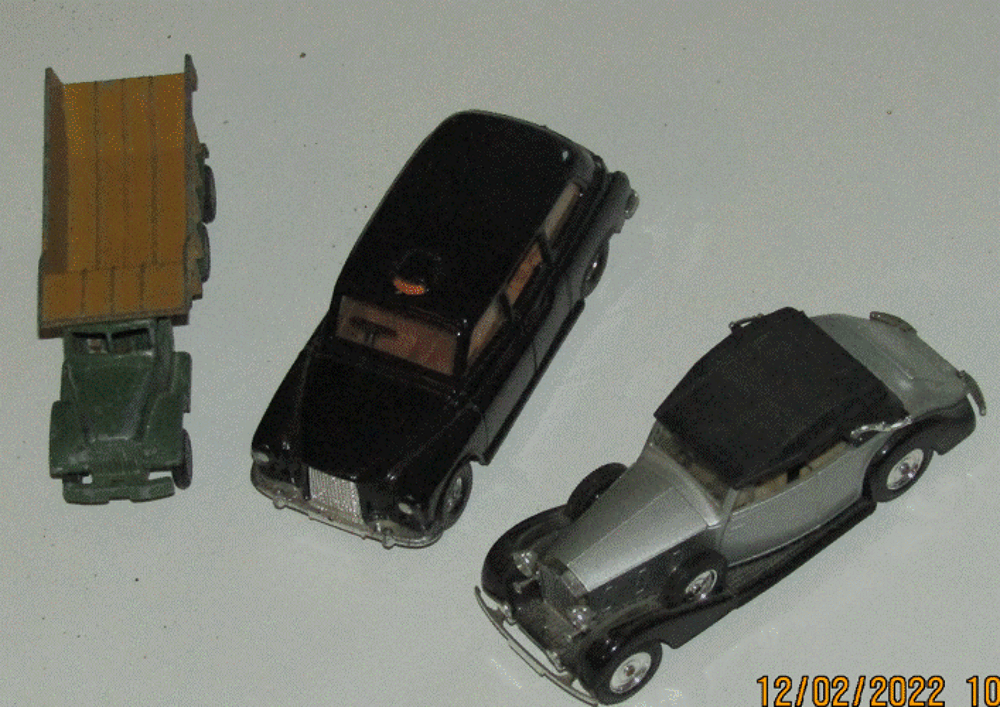 Lot 3 voitures miniatures originales Jeux / jouets