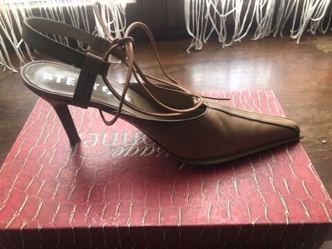 Escarpins cuir 37 10 Passavant-la-Roch�re (70)