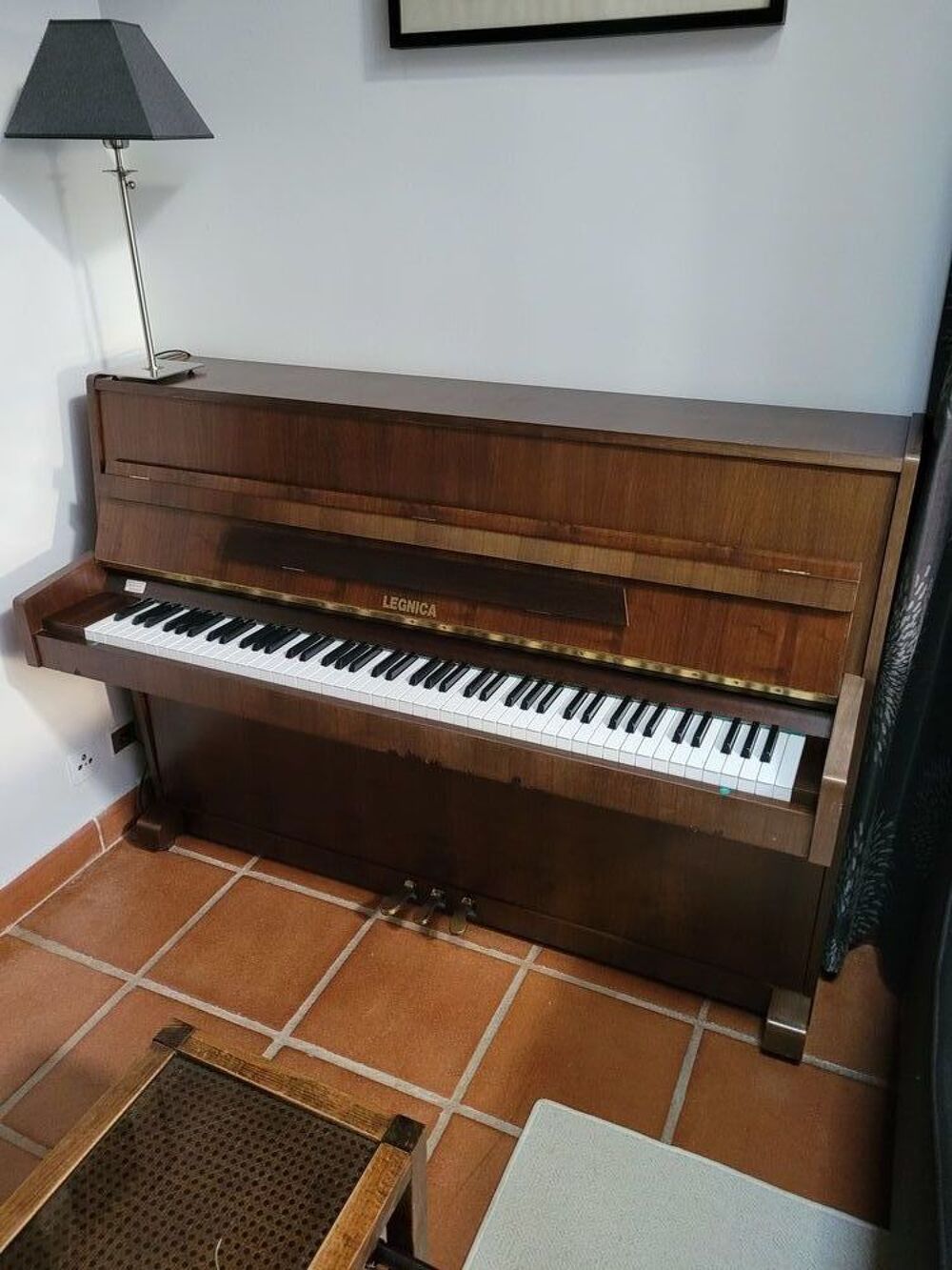 Piano droit Legnica en bois marron Instruments de musique