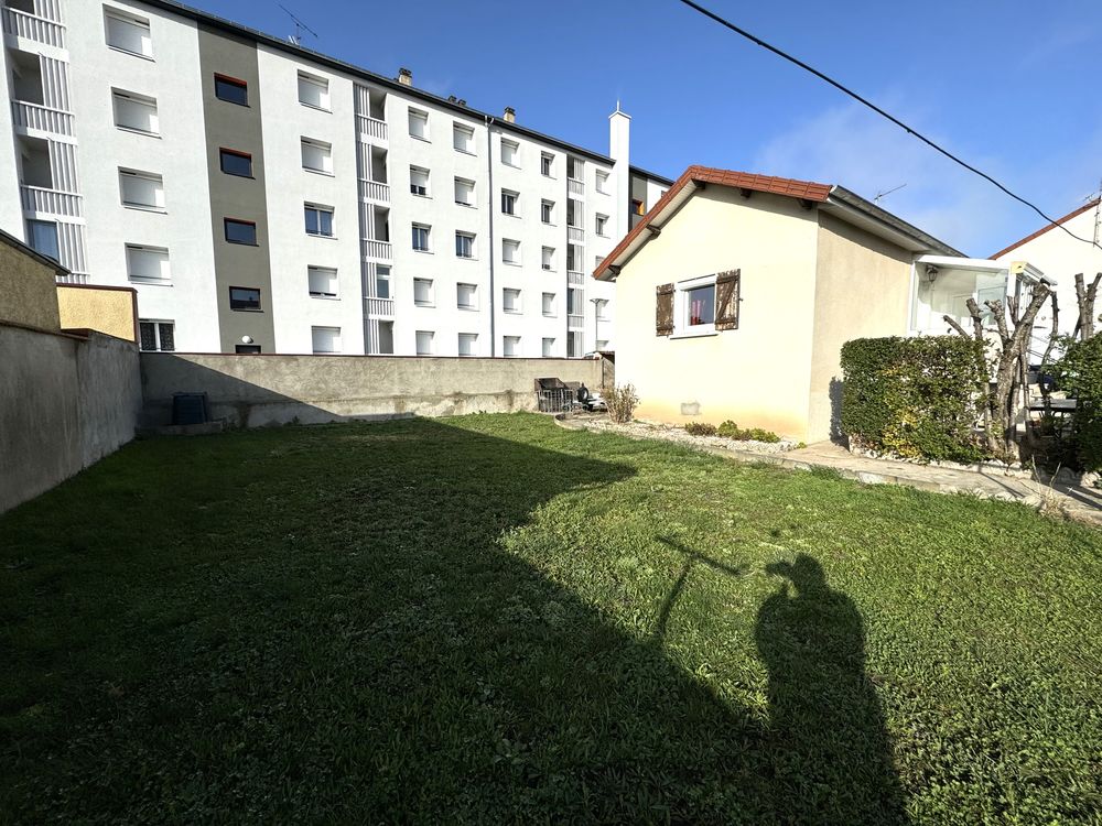 Location Appartement T2 Meubl avec terrain priv 120 M Roanne