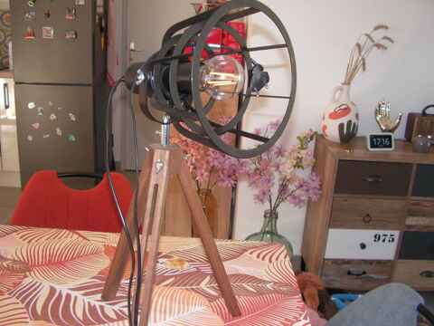  lampe sur pied en bois Le Bosc-Roger-en-Roumois (27)