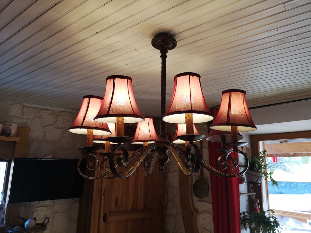lustre en fer forg&eacute; 8 lampes Décoration