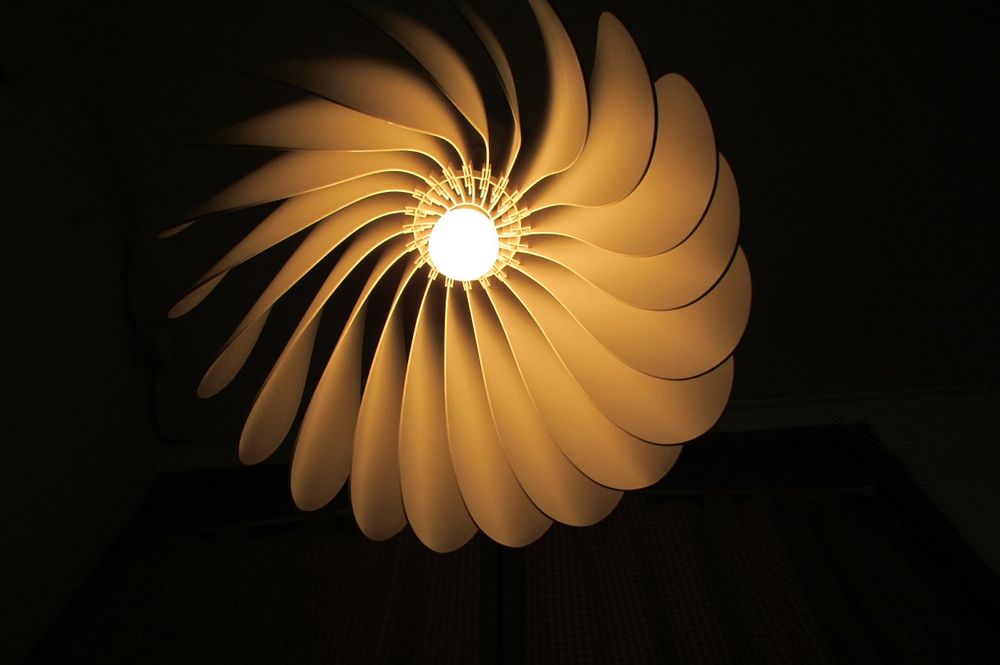 Suspension moderne, dans le go&ucirc;t de Tom Rossau Décoration