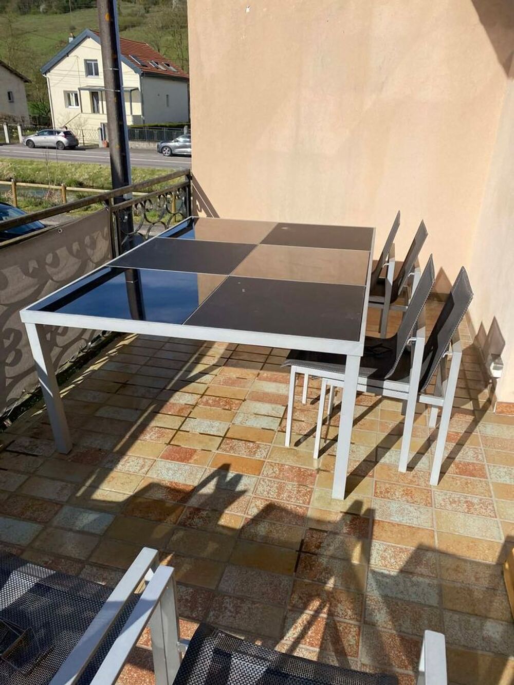 Salon de jardin 10 places
Titre : Ensemble Salon de Jardin A Jardin