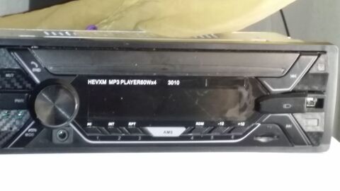 auto radio mp3 tres peut servi  notice en francais usb . 15 La Motte-du-Caire (04)