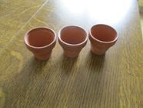 3 petits pots en gr�s neufs jardin ou autre  5 M�rignies (59)
